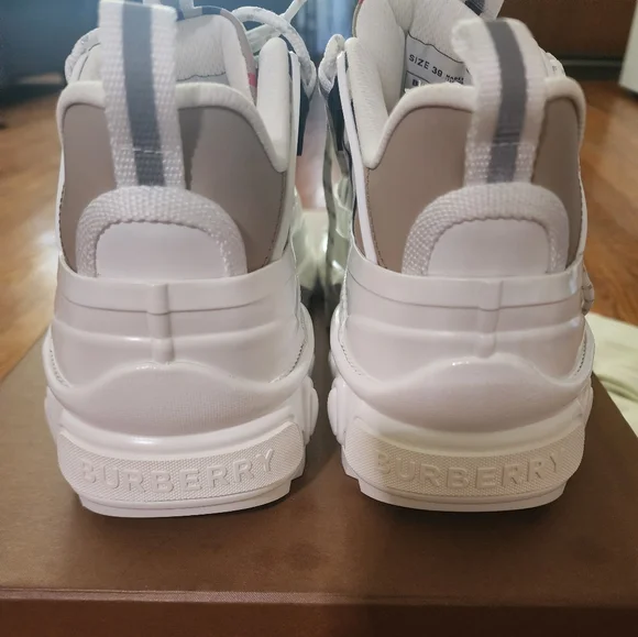 Brand new Arthur Burberry Archive White and Beige low top sneakers - Picture 2 of 8